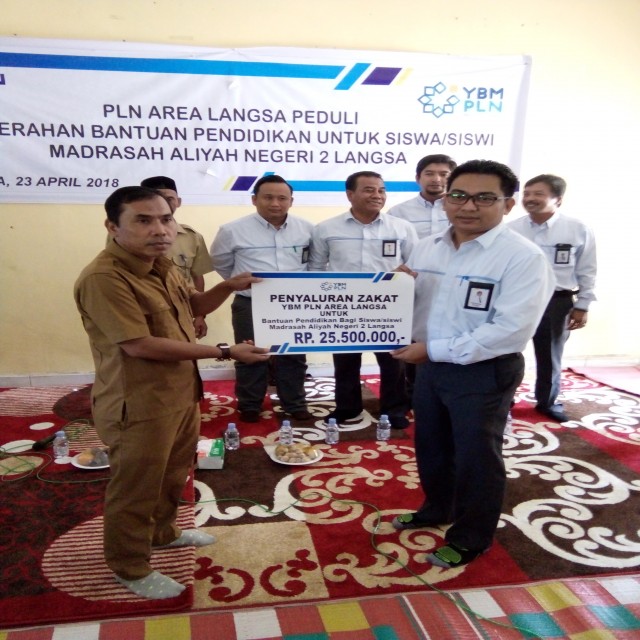 PLN Area Langsa Mengajar dan Berikan Bantuan di MAN 2 Langsa