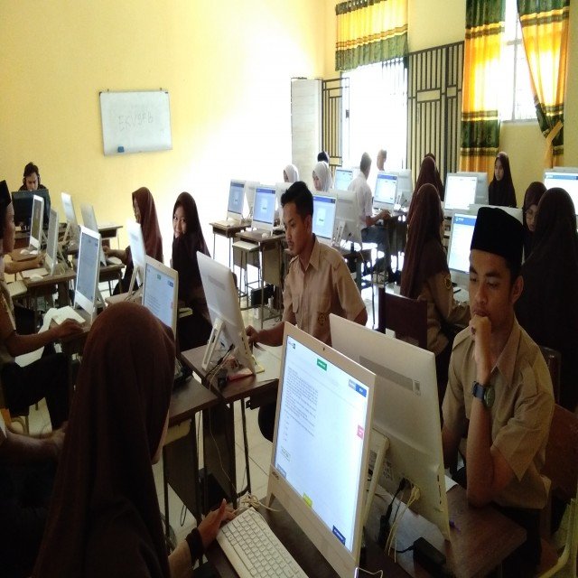 Uji Potensi Akademik, Siswa Kelas XII Jalani TBS