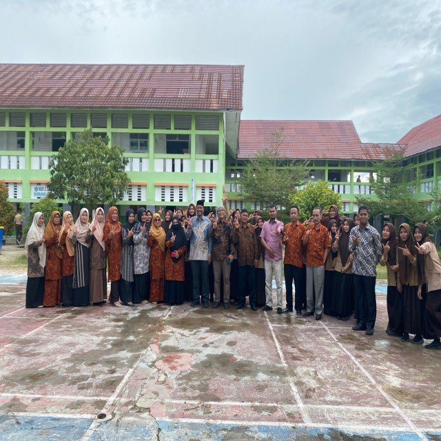 Kunjungan Syekh Fadhil Rahmi Memberi Edukasi dan Motivasi Serta Memperkuat Silaturrahmi bersama Guru MAN 2 Langsa