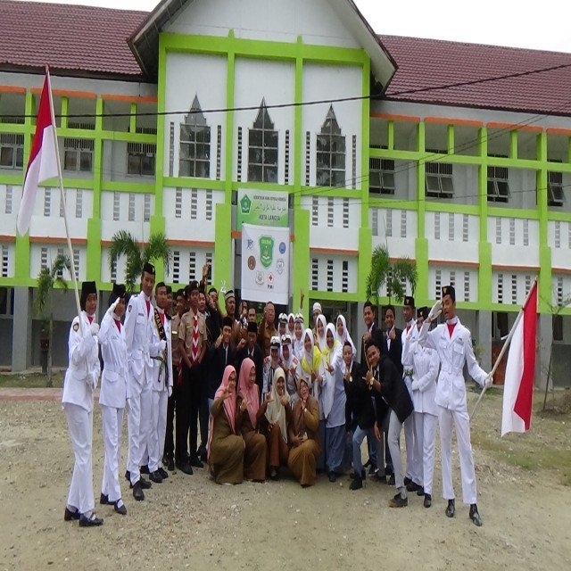 Kepala MAN 2 Langsa Lantik Pengurus Organisasi Periode 2018/2019